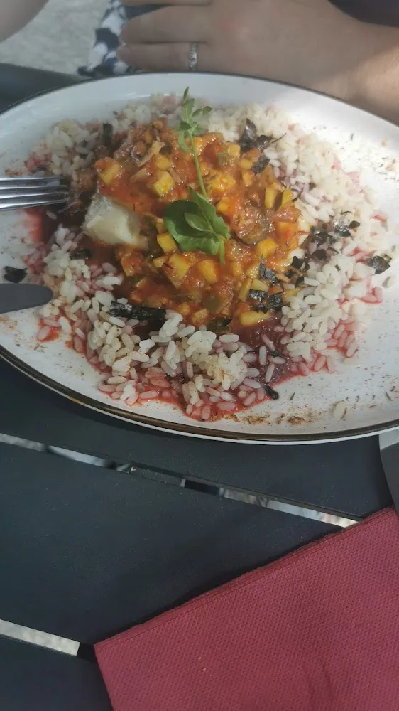 Lieut Noir Et Purée de Betterave Et Framboise